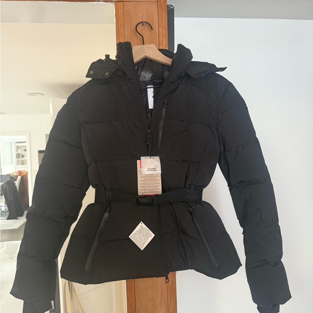 Women's Zara Black Puffer Jacket. NWT ski edition